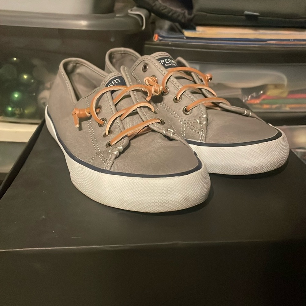 Sperry shoes size 8.5